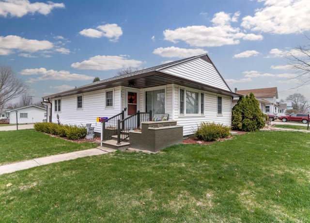 Property at 209 G Ave, Grundy Center, IA 50638, 4 beds, 2 baths