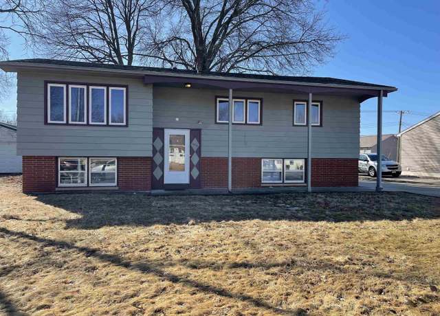 Property at 1416 Starview Dr, Cedar Falls, IA 50613, 7 beds, 2 baths