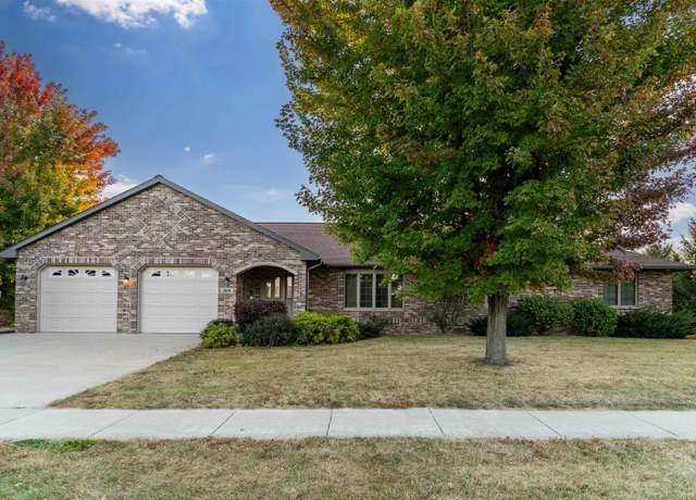 Property at 806 Florence St, Parkersburg, IA 50665, 3 beds, 3 baths