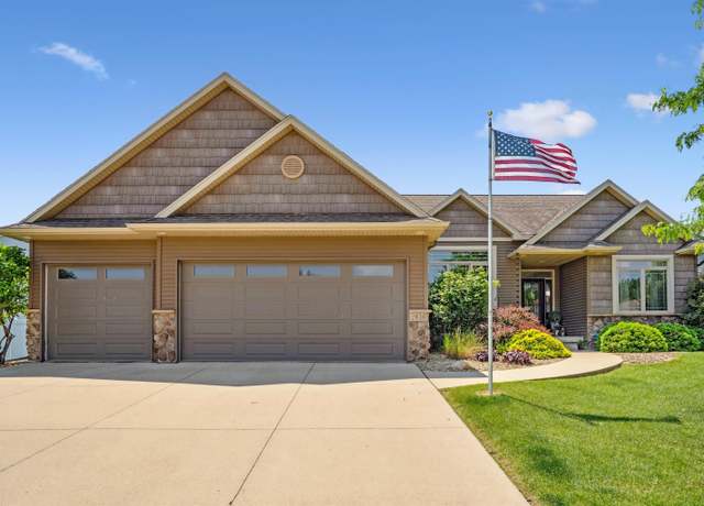 Property at 2816 Pendleton Dr, Cedar Falls, IA 50613, 5 beds, 3 baths