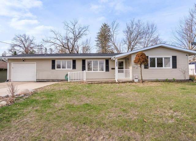 Property at 1604 W 8 St, Cedar Falls, IA 50613, 4 beds, 1 bath