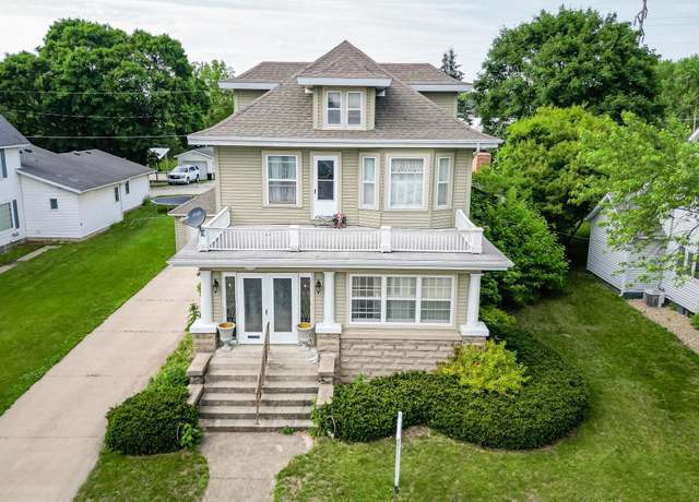 Property at 208 W 6th St. St, Sumner, IA 50674, 4 beds, 2 baths