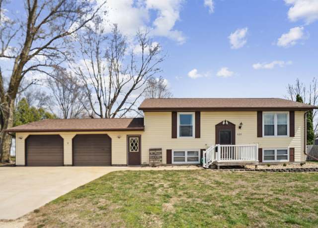 Property at 625 6th Ave NE, Oelwein, IA 50662, 4 beds, 2 baths