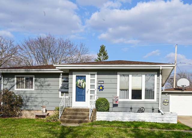 Property at 1031 New St, Manchester, IA 52057, 4 beds, 2 baths