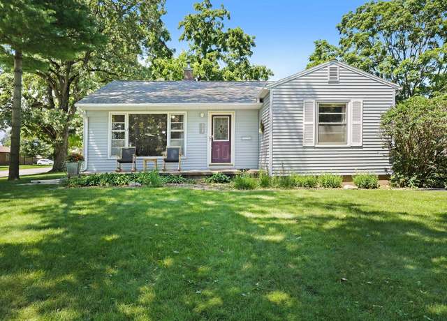 Property at 3127 Alameda St, Cedar Falls, IA 50613, 3 beds, 2 baths