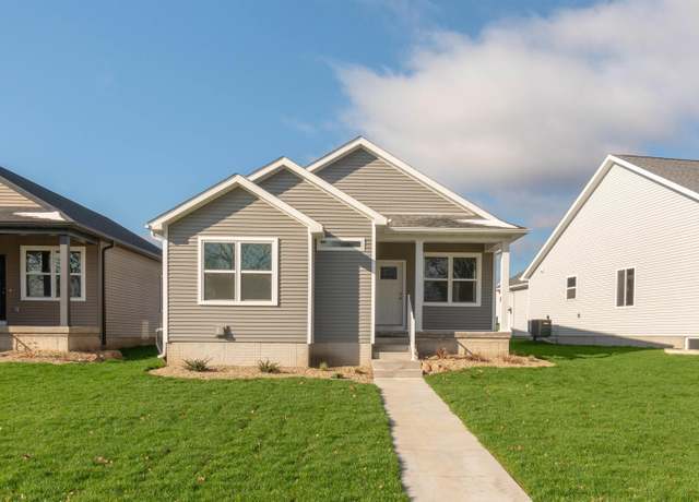 Property at 127 Axlewood Dr, Waterloo, IA 50701, 3 beds, 2 baths