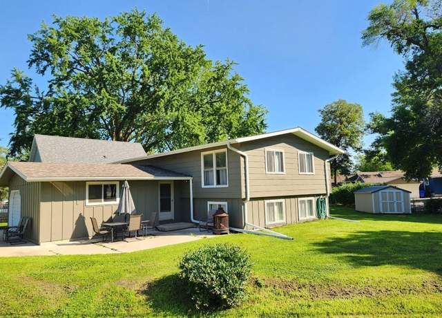 Property at 15257 Thoburn Ave, Clear Lake, IA 50428, 3 beds, 2 baths