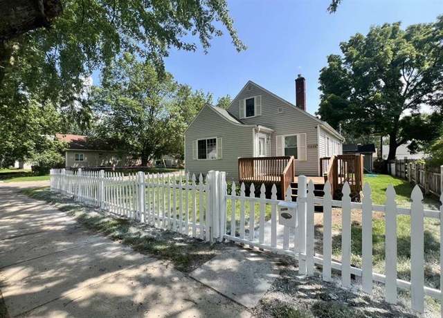 Property at 1226 Hawthorne Ave, Waterloo, IA 50701, 3 beds, 1 bath