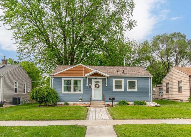 Property at 1111 Bourland Ave, Waterloo, IA 50702, 2 beds, 1.5 baths