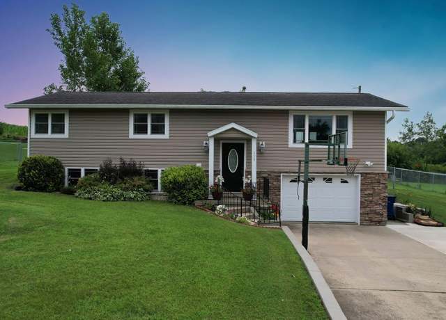 Property at 117 Sunset St, Elgin, IA 52141, 3 beds, 2 baths