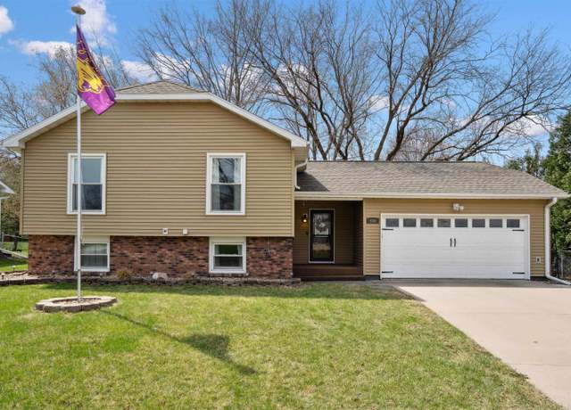 Property at 514 Westbourne Rd, Waterloo, IA 50701, 4 beds, 3 baths