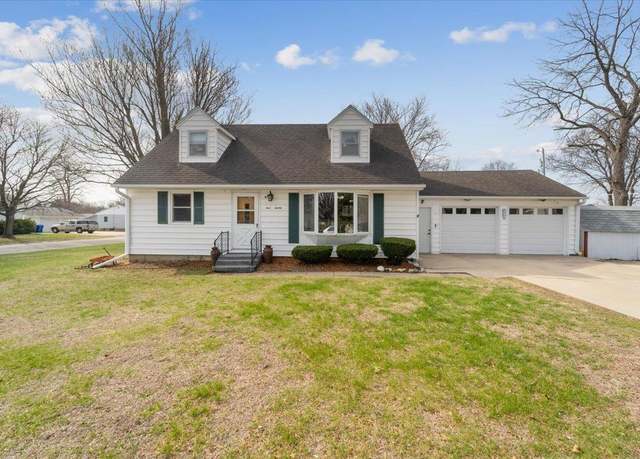 Property at 420 Lincoln Dr Dr, Oelwein, IA 50662, 4 beds, 1 bath
