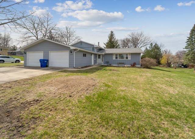 Property at 1224 Elm Street St, Oelwein, IA 50662, 3 beds, 2 baths