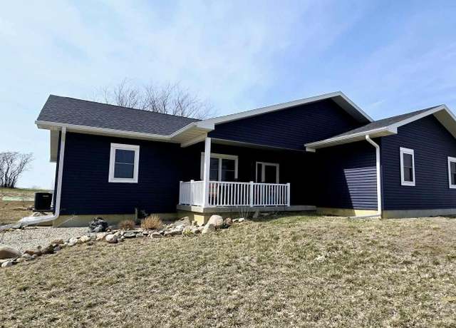 Property at 2081 Quail Ave, Charles City, IA 50616, 5 beds, 3 baths