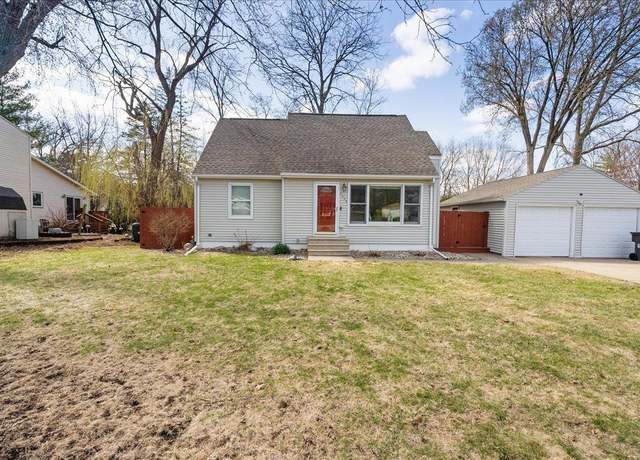 Property at 2905 Willow Ln, Cedar Falls, IA 50613, 4 beds, 1.5 baths