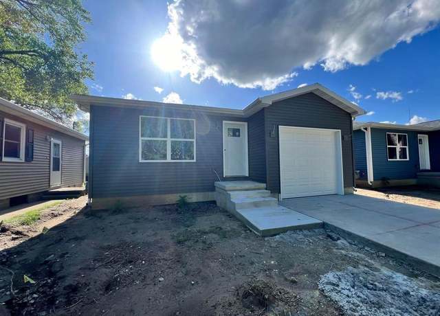 Property at 610 Wallgate Ave, Waterloo, IA 50701, 3 beds, 2 baths
