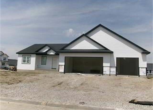 Property at 2831 Autumn Woods Dr, Cedar Falls, IA 50613, 4 beds, 3 baths