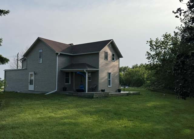 Property at 14784 290th St, Aplington, IA 50604, 4 beds, 2.5 baths