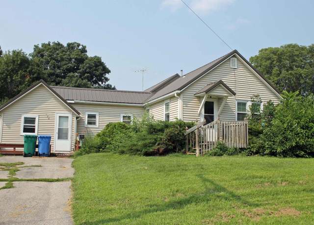 Property at 170 E Eagle St, Denver, IA 50622, 2 beds, 1 bath