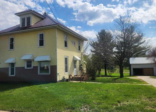 Property at 312 Commercial St, Strawberry Point, IA 52076, 4 beds, 1 bath