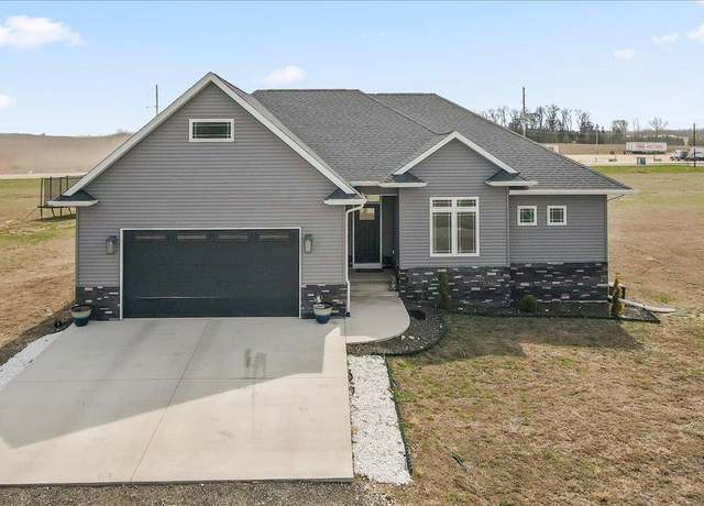 Property at 1871-9 105th St, Hazleton, IA 50641, 3 beds, 3 baths