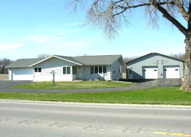 Property at 16707 57 Hwy, Aplington, IA 50604, 4 beds, 2.5 baths