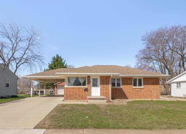 Property at 2605 Valley Park Dr, Cedar Falls, IA 50613, 3 beds, 1 bath