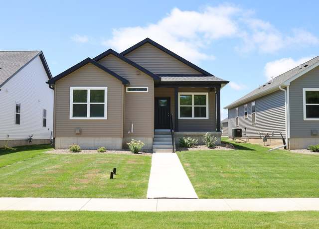 Property at 129 Axlewood Dr, Waterloo, IA 50701, 4 beds, 3 baths