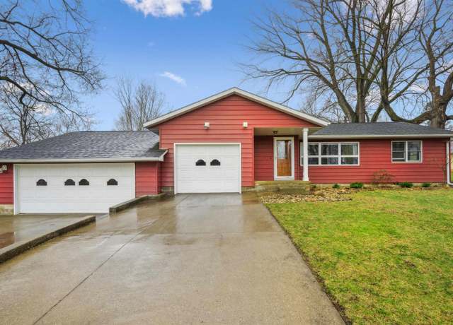 Property at 506 Franklin St, Fayette, IA 52142, 3 beds, 2 baths