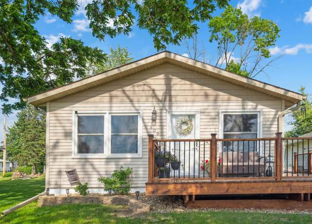 Property at 509 3rd Ave Ave SE, Oelwein, IA 50662, 3 beds, 1 bath