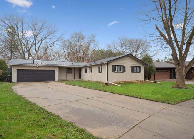 Property at 4006 Cardinal Ct, Cedar Falls, IA 50613, 4 beds, 2.5 baths