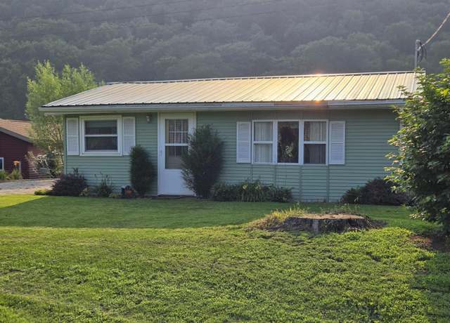 Property at 25711 Mississippi Rd Rd, Garnavillo, IA 52049, 2 beds, 1 bath