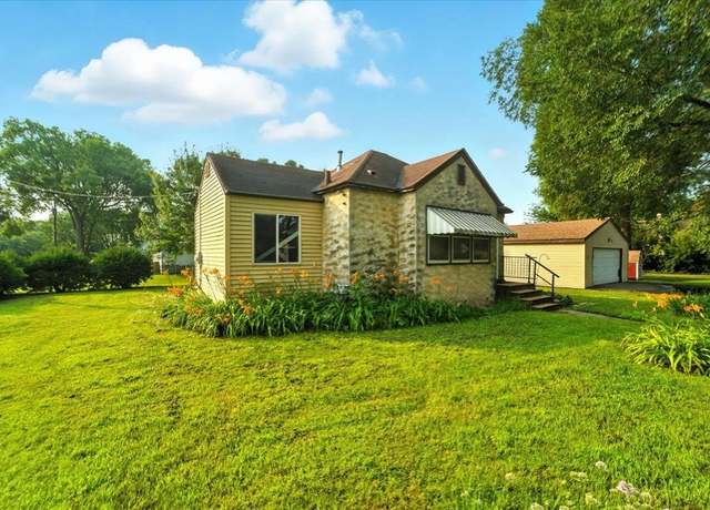 Property at 420 Milton St, Waterloo, IA 50703, 2 beds, 1 bath