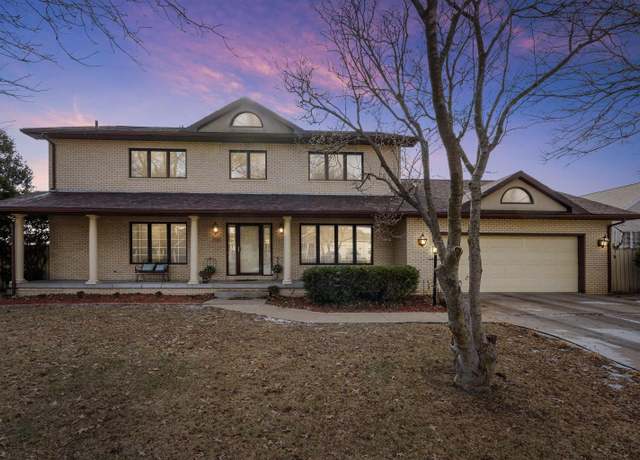 Property at 533 Excelsior Ln, Waterloo, IA 50701, 5 beds, 3.5 baths