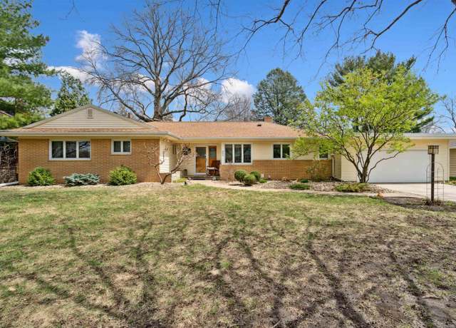Property at 803 Sheridan Rd, Waterloo, IA 50701, 3 beds, 2.5 baths