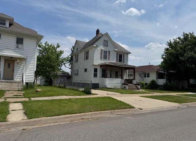 Property at 609 Baltimore St, Waterloo, IA 50702, 4 beds, 2 baths