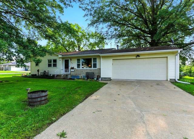Property at 2507 Baltimore St, Waterloo, IA 50702, 3 beds, 2 baths