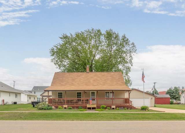 Property at 204 Forest St, Fairbank, IA 50629, 2 beds, 1 bath
