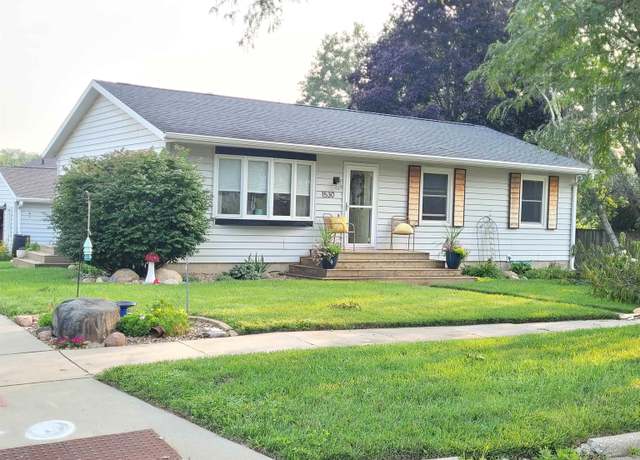 Property at 1530 Maxine Ave, Waterloo, IA 50701, 3 beds, 2 baths