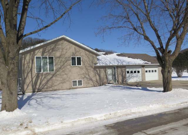Property at 708 Winneshiek Ave, Decorah, IA 52101, 2 beds, 2 baths