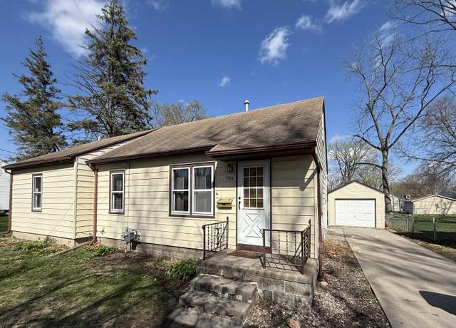 Property at 1625 W 11th St, Waterloo, IA 50702, 3 beds, 2 baths