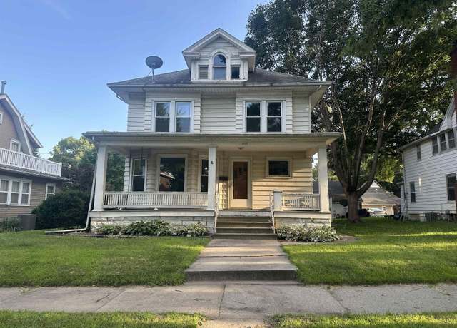 Property at 215 Leland Ave, Waterloo, IA 50701, 4 beds, 2 baths