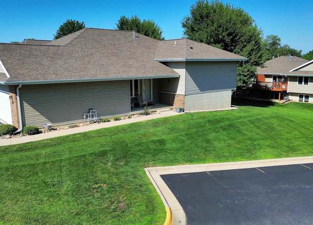 Property at 1447 Asbury Ln, Waterloo, IA 50701, 2 beds, 2 baths