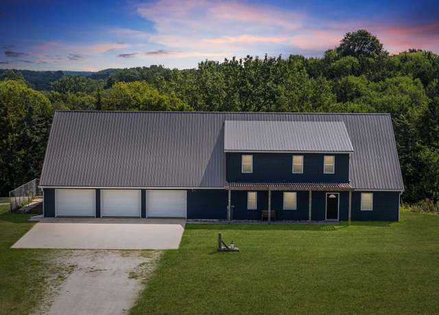 Property at 17110 Lincoln Rd, Fayette, IA 52142, 4 beds, 3 baths