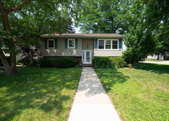 Property at 2311 Virgil St, Cedar Falls, IA 50613, 3 beds, 1 bath