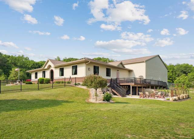 Property at 811 Gunder Estates Blvd, Clermont, IA 52135, 4 beds, 2 baths