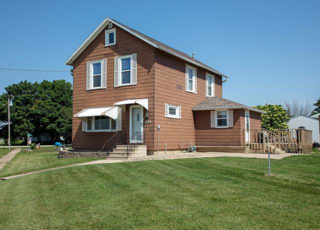 Property at 204 Market Ave, Holland, IA 50642, 4 beds, 2 baths