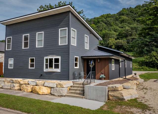 Property at 634 Waterloo Creek Dr, Dorchester, IA 52140, 3 beds, 2.5 baths