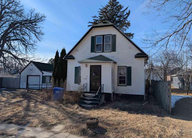 Property at 140 SW 4th Ave, Oelwein, IA 50662, 3 beds, 1 bath