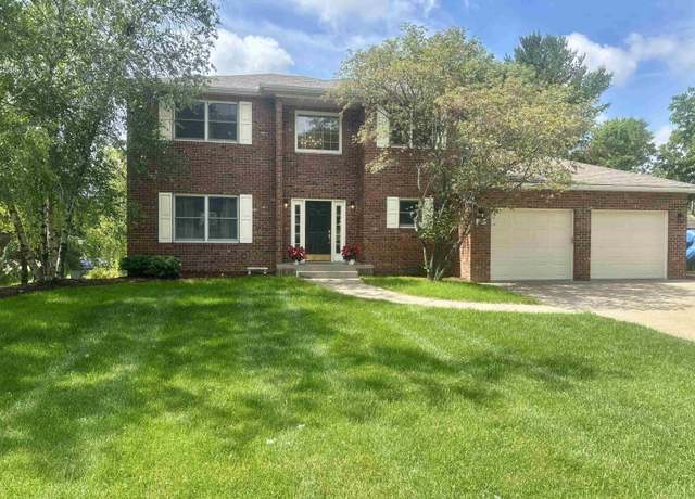 Property at 1106 Skyline Dr Dr, Decorah, IA 52101, 4 beds, 3.5 baths